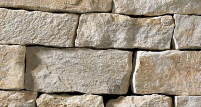 A very light grey stone veneer with very subtle tan accents perfect for any hardscape idea on the exterior or interior of any home or landscape.