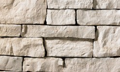 A nearly white, neutral-colored stone veneer perfect for any hardscape idea on the exterior or interior of any home or landscape.