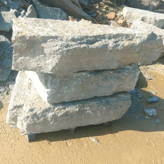 Colonial Gray Outcroppings